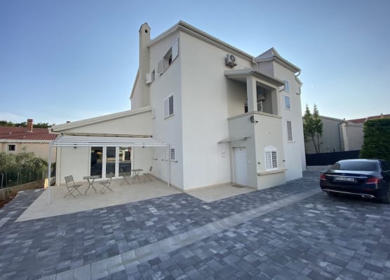 Apartments & Rooms Petra 1