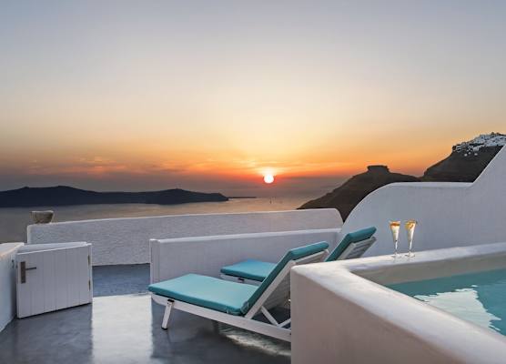 Aura Suites 1