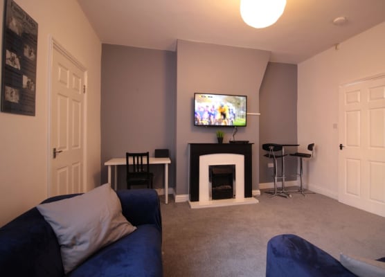 Lovely 2-bed Downstairs Apartment 1