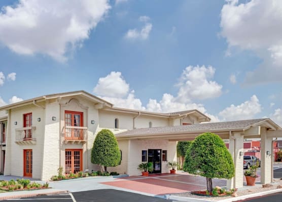 Travelodge by Wyndham North Richland Hills/Dallas/Ft Worth 1