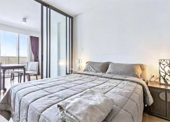 S39- 1 Bedroom Downtown Apt with Balcony and Pool 1