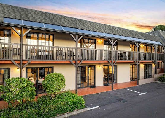 Knights Inn 1