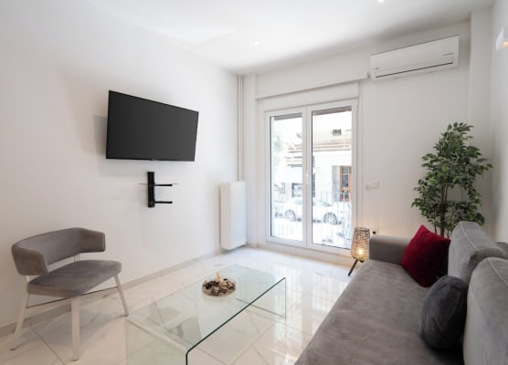Sophisticated Modern Apt in Athens 1