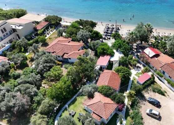 Physis Oikos Beachfront Apartments 1