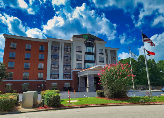 Holiday Inn Express & Suites WILSON-DOWNTOWN by IHG 1