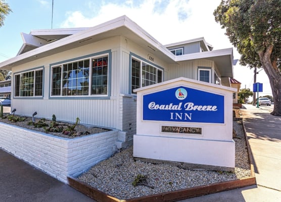 Coastal Breeze Inn 1