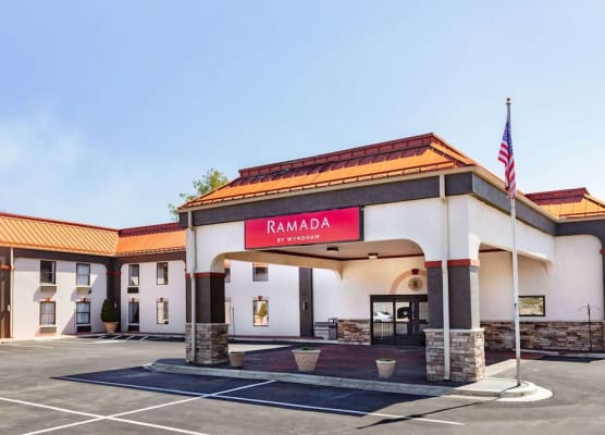 Ramada by Wyndham Hendersonville 1