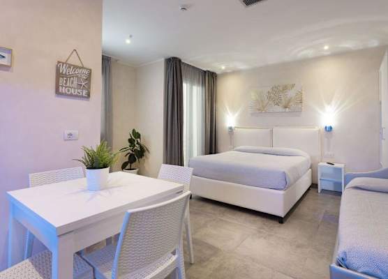 White Suite & Apartments 1