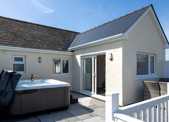 Fern Cottage - Dog Friendly Cottage with Hot Tub 1
