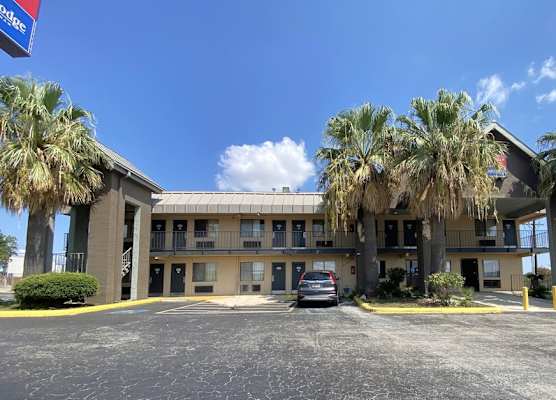 Travelodge by Wyndham San Antonio Lackland AFB North 1