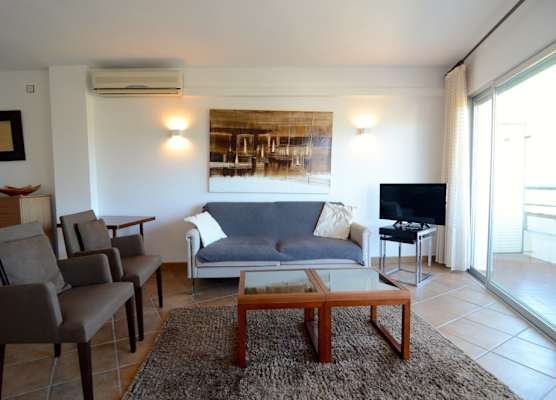 Apartment near town with 2 rooms 1