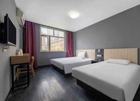 Red House Hotel (Shanghai Red House Hospital Lujiabang Road Subway Station Branch) 1