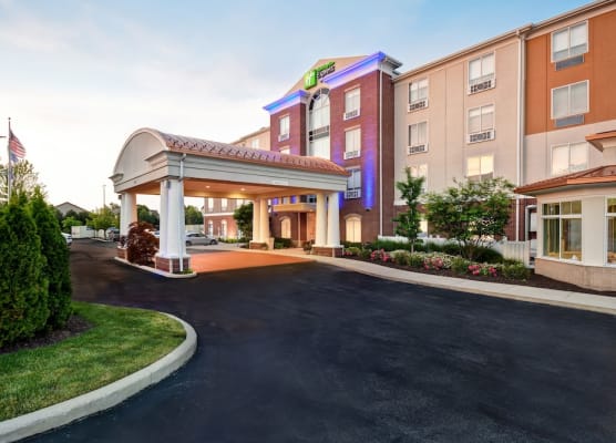Holiday Inn Express & Suites SCHERERVILLE by IHG 1