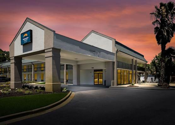 Suburban Studios Hinesville - Fort Stewart Area 1