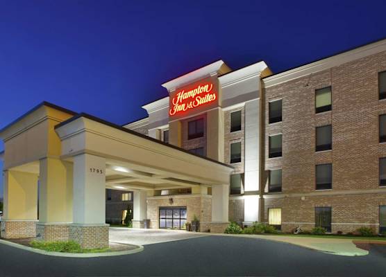 Hampton Inn & Suites Elyria 1