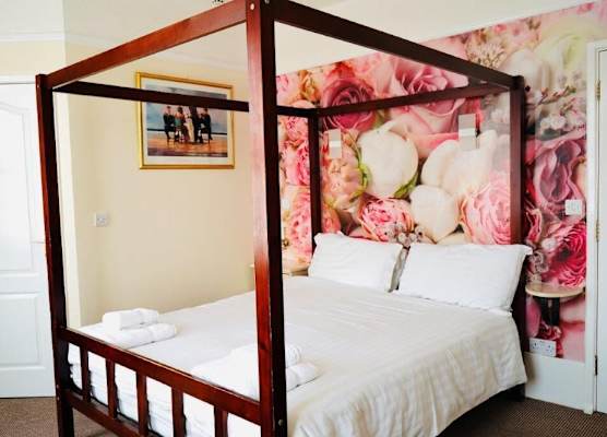 Deincourt Hotel 1