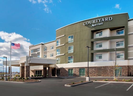 Courtyard by Marriott Schenectady at Mohawk Harbor 1