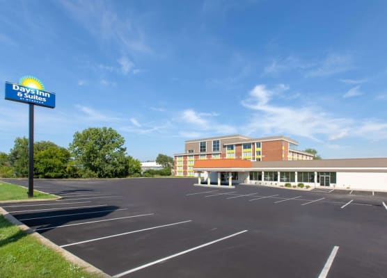 Days Inn & Suites by Wyndham Grand Rapids Near Downtown 1