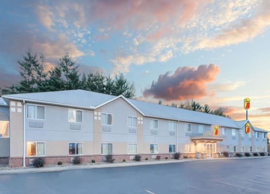 Super 8 by Wyndham Seville 1