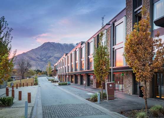 DoubleTree by Hilton Queenstown 1