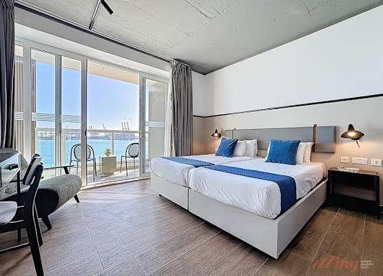 South 32 Hotel by Zzzing 1