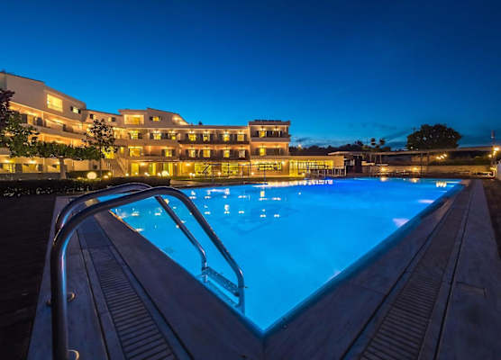 Paradise Resort 1