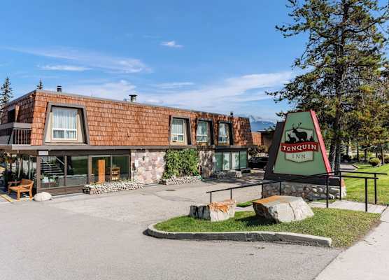 Tonquin Inn 1
