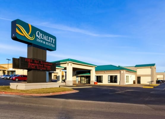Quality Inn & Suites Moline Airport 1