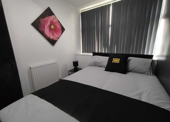 Black Ocean Holiday Apartments 1