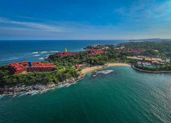 Las Brisas Huatulco-All Inclusive 1