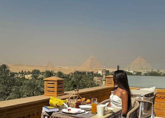 Taj pyramids view inn 1