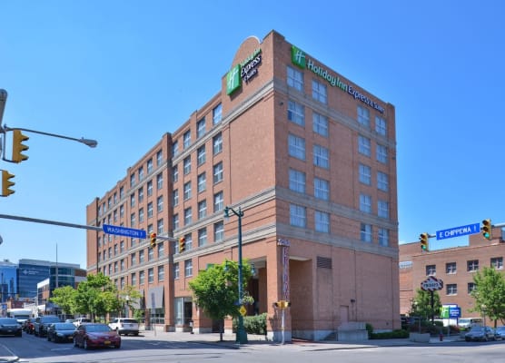 Holiday Inn Express & Suites BUFFALO DOWNTOWN - MEDICAL CTR by IHG 1