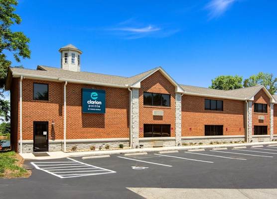 Clarion Pointe on the lake Clarksville-South Hill West 1