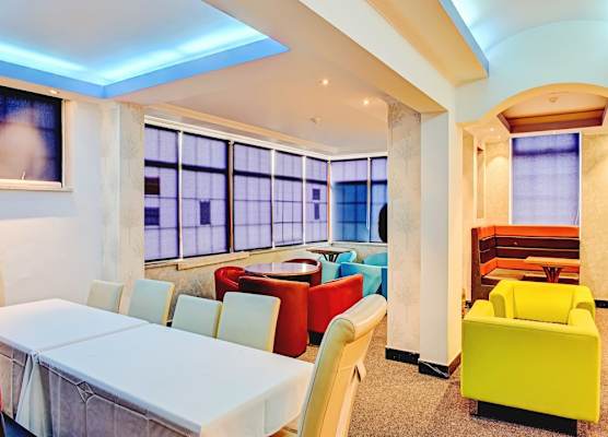 OYO Flagship Shilton Inn 1