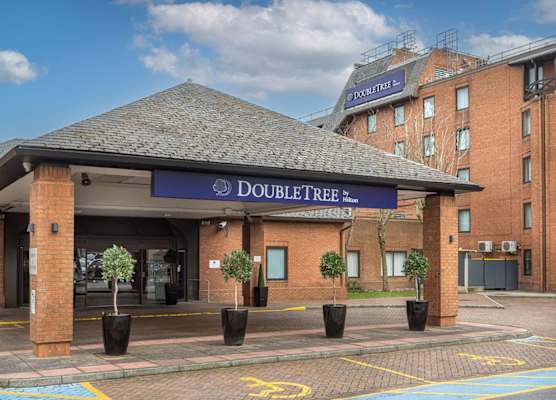 DoubleTree by Hilton Manchester Airport 1