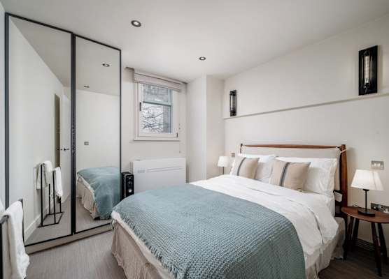 JOIVY Chic Mews house in S Kensington 1