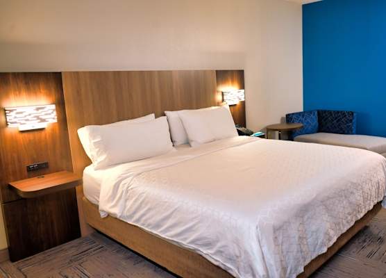 Holiday Inn Express & Suites TAMPA NORTHWEST-OLDSMAR by IHG 1