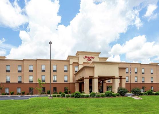 Hampton Inn Ozark, AL 1
