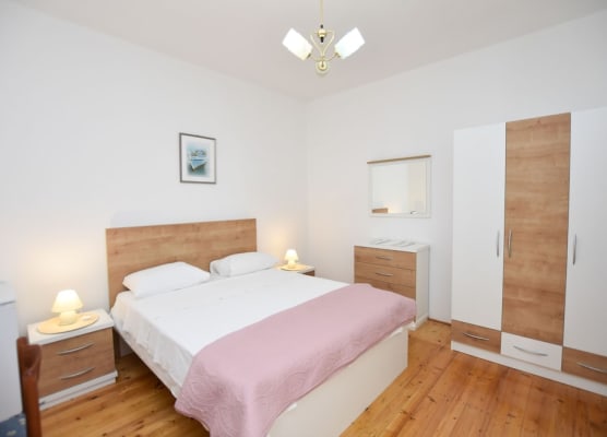Apartments and Rooms Jakov 1