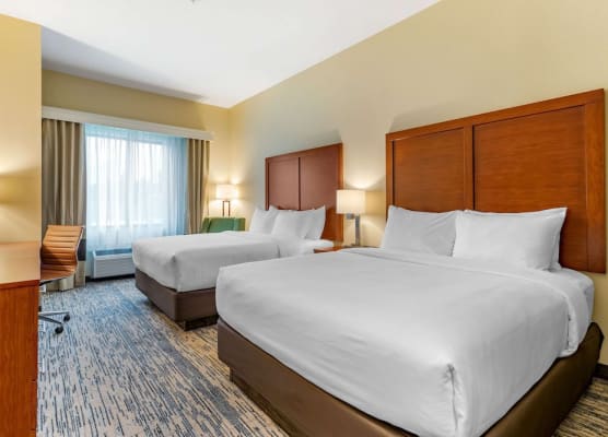 Comfort Inn & Suites West Des Moines 1
