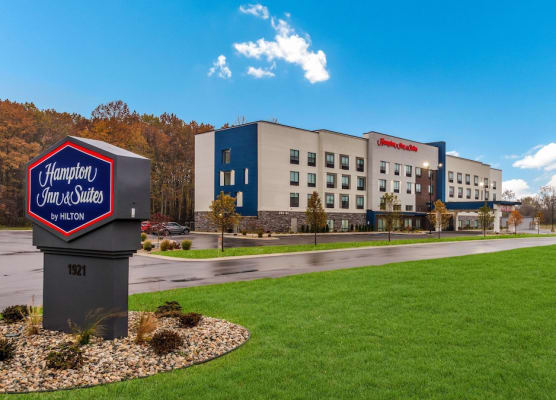Hampton Inn & Suites Benton Harbor, MI 1