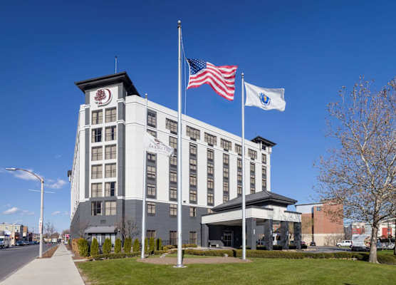 DoubleTree by Hilton Boston Logan Airport Chelsea 1