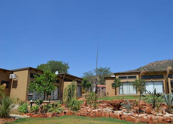 Manor Hills Guest Lodge 1