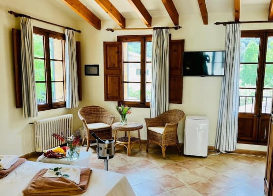 Hotel Rural Nou Dalt Muntanya 1