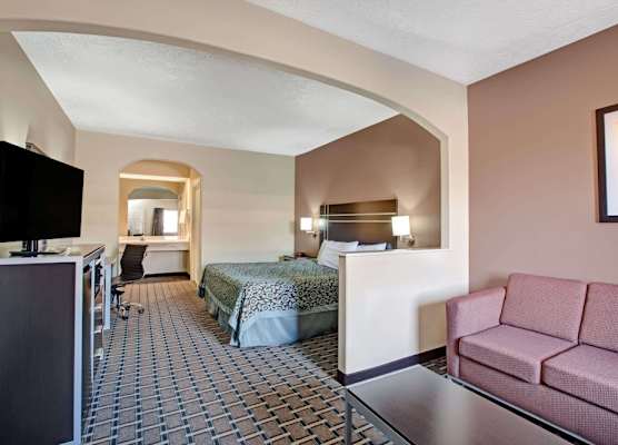 Days Inn & Suites by Wyndham Houston North - Spring 1