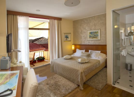 Royal Suites 1
