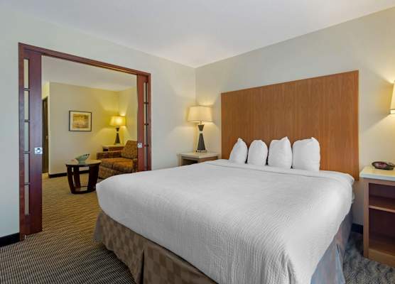Best Western Plus Park Place Inn & Suites 1