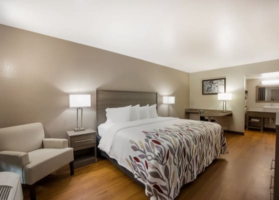 Red Roof Inn & Suites Thomasville 1
