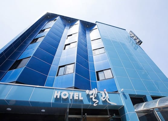 Elin Hotel 1
