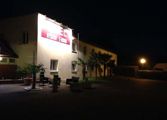 Garden's Hotel 1